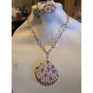 Betsey Johnson Gold Chain Floral Print Seashell Pendant & Matching Earrings Set